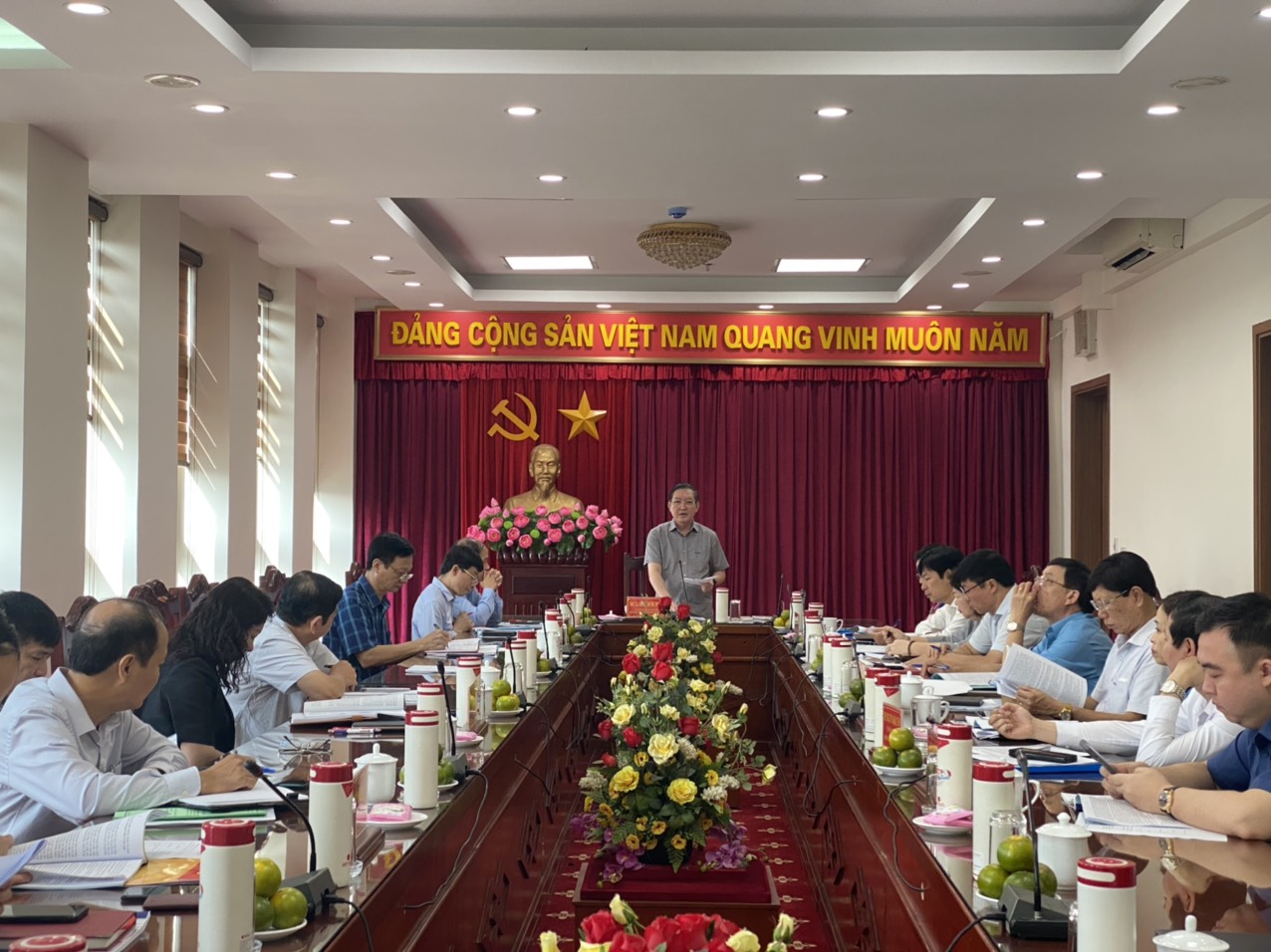 Ủy viên Trung ương Đảng, Bí thư Đảng đoàn, Chủ tịch Ban Chấp hành Trung ương Hội Nông dân Việt Nam Lương Quốc Đoàn phát biểu tại Hội nghị