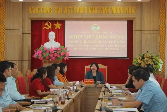 Phó Chủ tịch Hội Nông dân Việt Nam Cao Xuân Thu Vân tại buổi làm việc