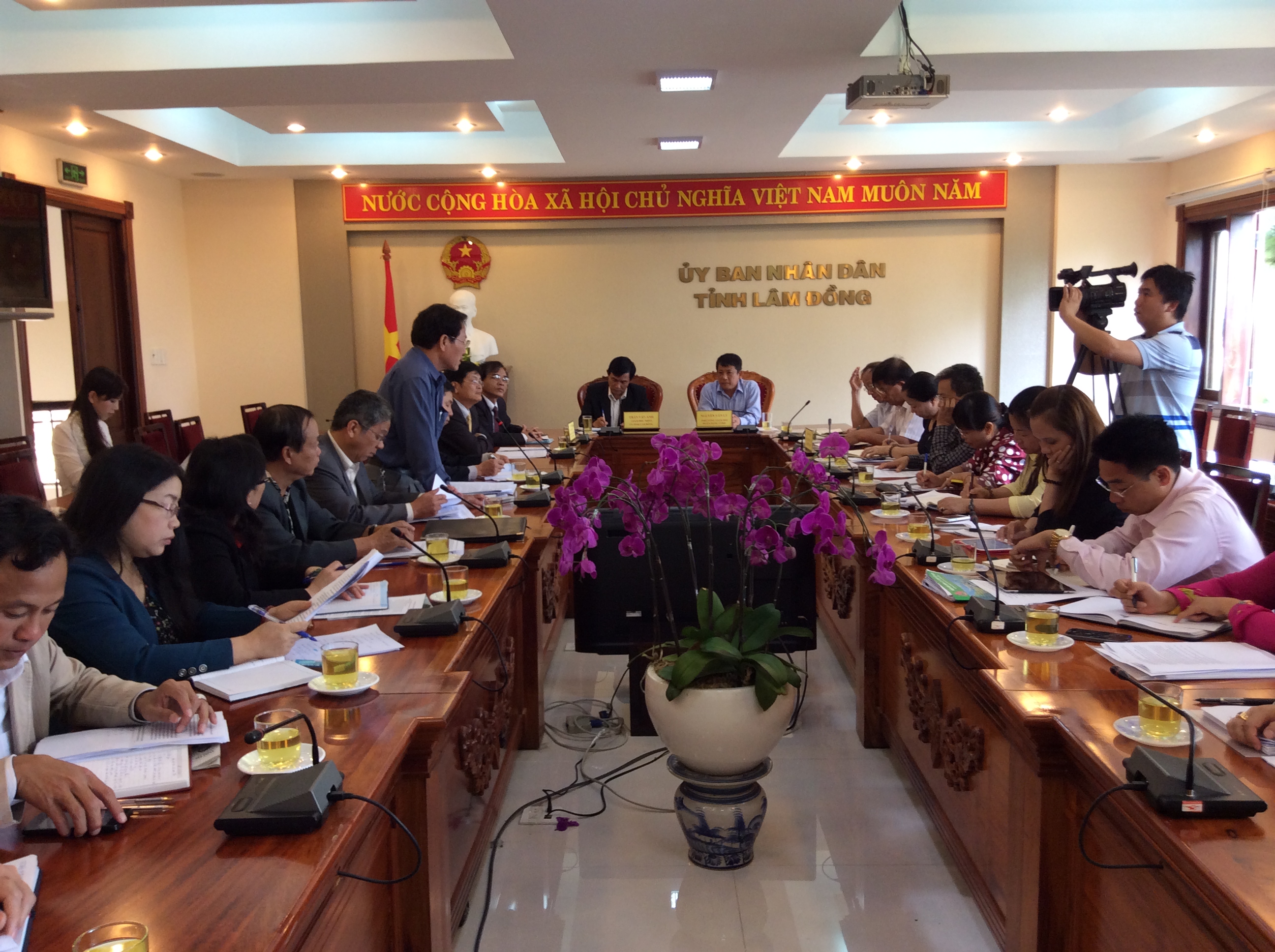 Đoàn khảo sát làm việc với Ban đại diện HĐQT Ngân hàng CSXH tỉnh Lâm Đồng